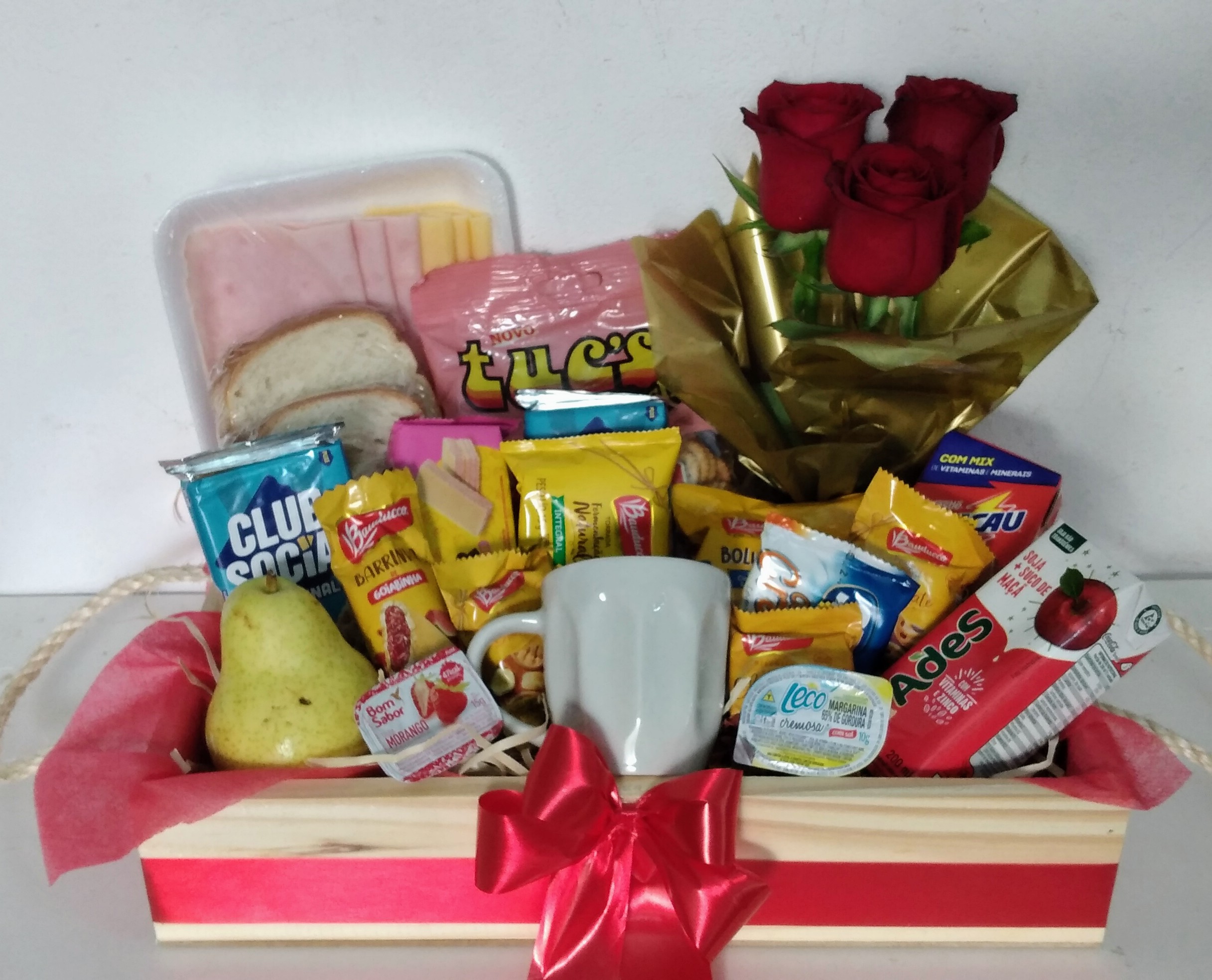 CESTA COM FLOR MEU CORA��O PULSA POR VOC�